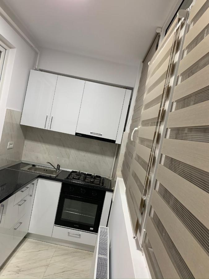Apartament Cu Regim Hotelier Militari Residence Helen Chiajna Kültér fotó